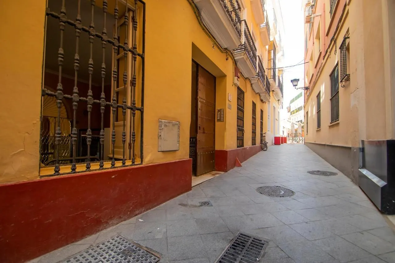 Apartamento Tranquilo Y Con Encanto En Palacio Sevillano, Junto Catedral A Acond Y Wifi 0*, Seville